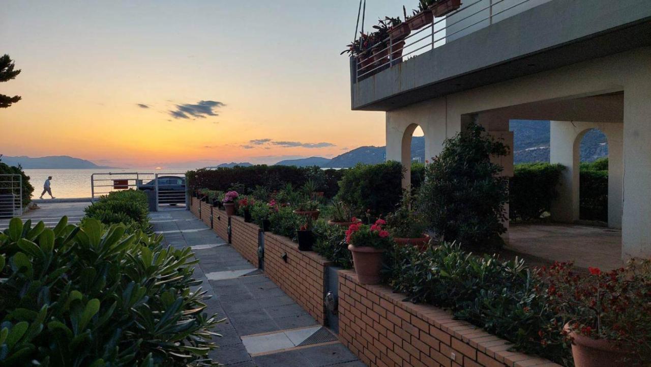 Ferienwohnung Loutraki Bay Exterior foto
